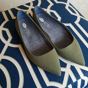 Sz 10 W Dr. Scholl's pointed flats